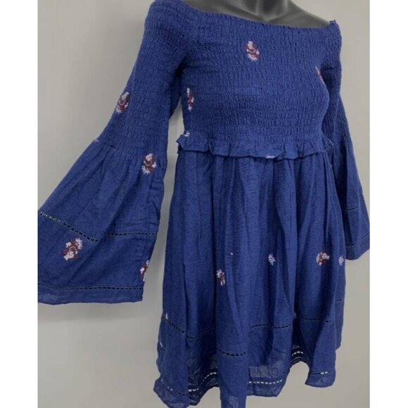 Free People Counting Daisys Navy Blue Dress Smocked Embroidered Extra Small NEW - Picture 4 of 11